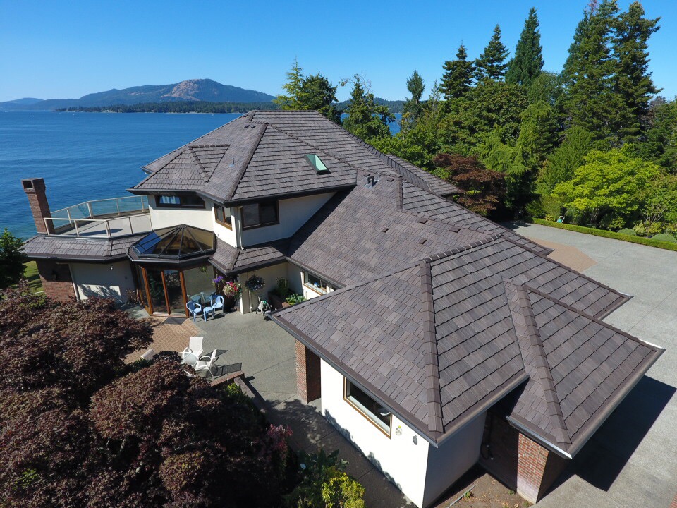 DaVinci synthetic shake roof installed on a waterfront craftsman home
